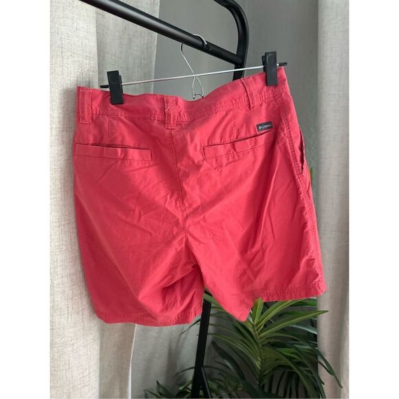 Columbia‎  Outdoor Casual Men’s Red Shorts Size 30 Flat Front - Picture 2 of 3